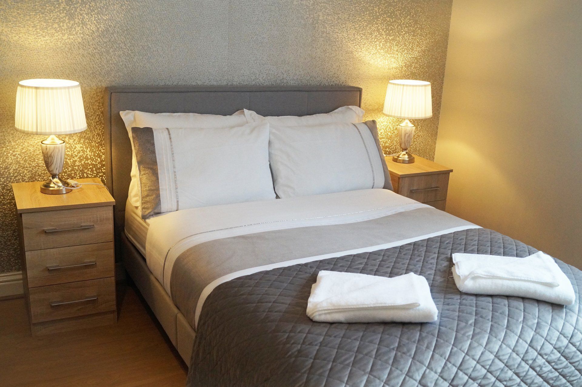 Deluxe-Doppelzimmer | Schreibtisch, Bügeleisen/Bügelbrett, kostenloses WLAN, Bettwäsche