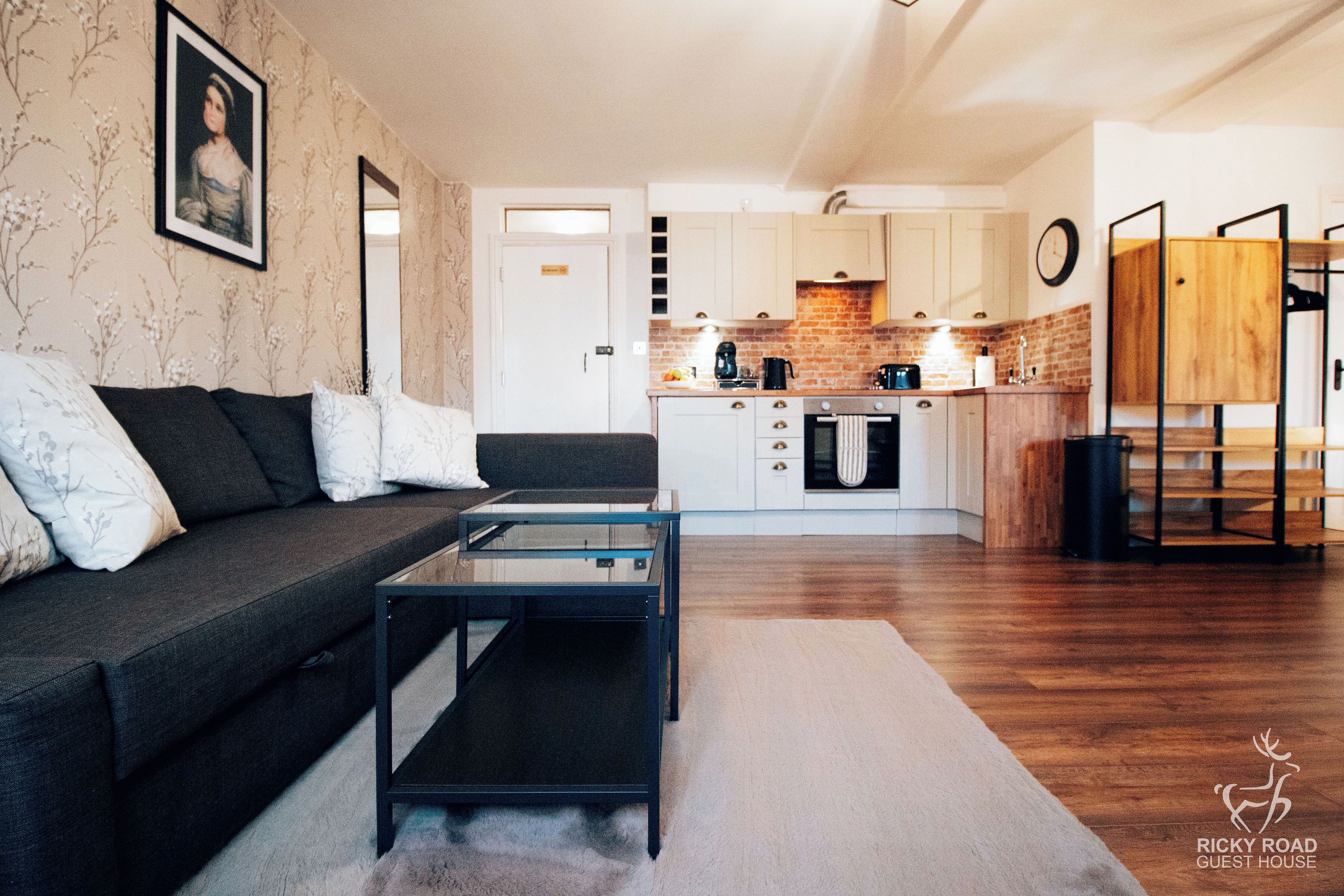 Superior Family of 5 Room | Desk, iron/ironing board, free WiFi, bed sheets