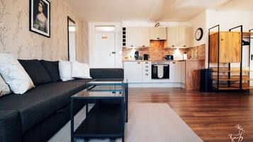 Superior Family of 5 Room | Desk, iron/ironing board, free WiFi, bed sheets