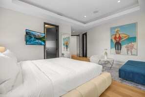 Luxury House, Multiple Beds, Pool Access, Pool View (Zorada)
