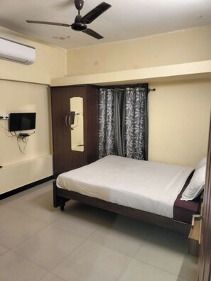 Family Double Room | Free WiFi - SaiRenu Residency  (Coimbatore)