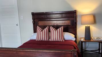 1 habitación, tabla de planchar con plancha, wifi y ropa de cama