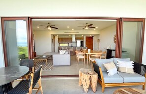 Smart TV - 2 Bedrooms in La Cruz de Huanacaxtle! Beach, gym, paddle, jungle club! (la cruz de Huanacaxtle)