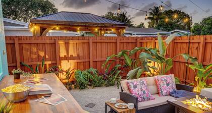 Cozy Stay •Near Hard Rock Stadium • Private Serene Backyard