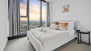 2 bedrooms, iron/ironing board, travel crib, WiFi - Amazing Views |Cosy 2B2B Next to RMIT & Vic Market (Melbourne)