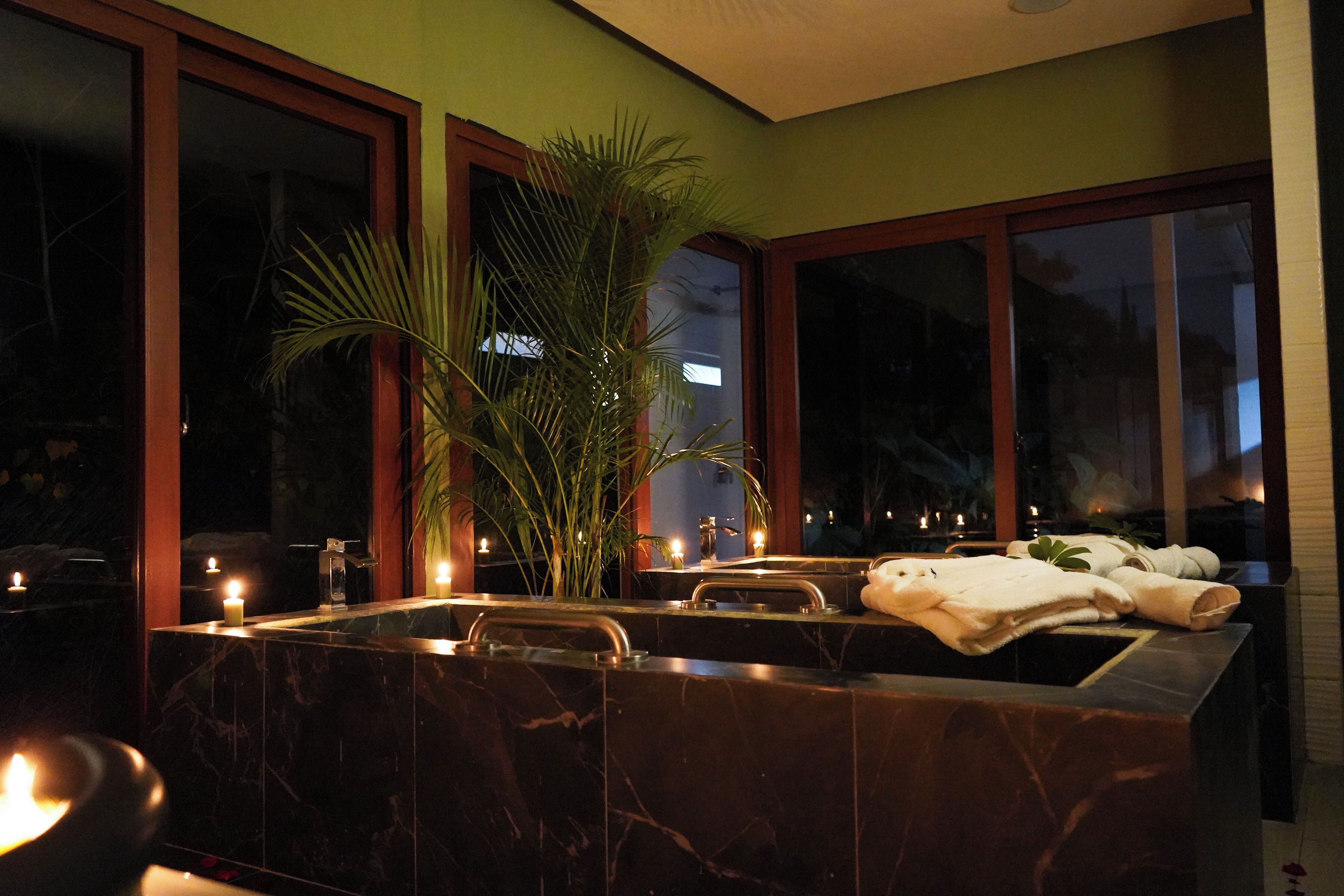 ซาวน่า, ทรีทเมนท์ดูแลผิว, แช่โคลนบำบัด, อโรมาเธอราพี