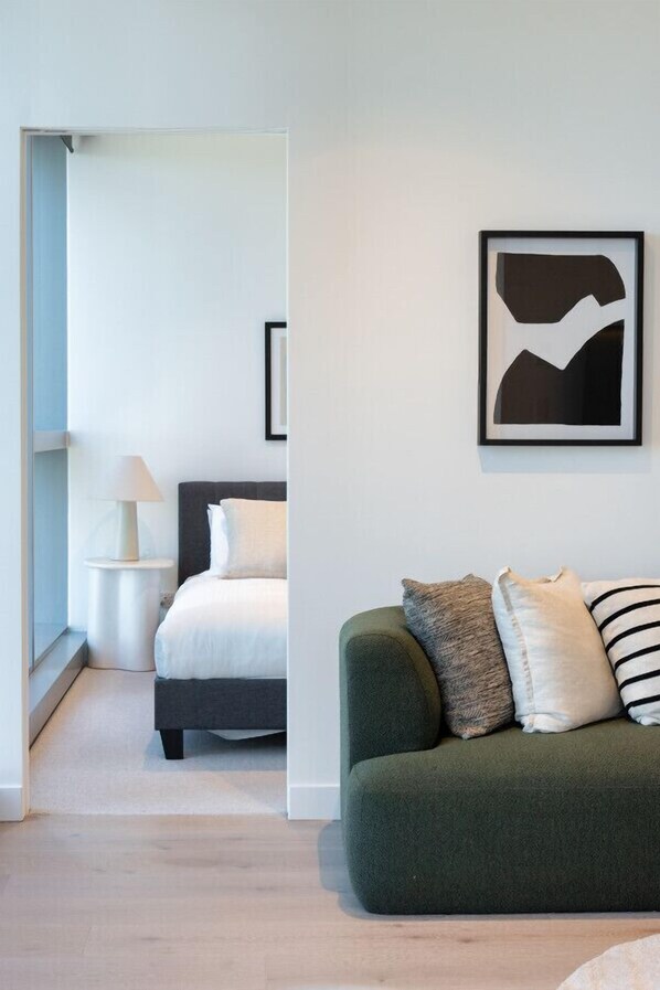 Interior - Amazing Pool! | Luxe 2B2B +Pool+Gym+Sauna (Melbourne)