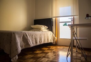 4 chambres, bureau, fer et planche Ă repasser, accĂšs au Wi-Fi (inclus)