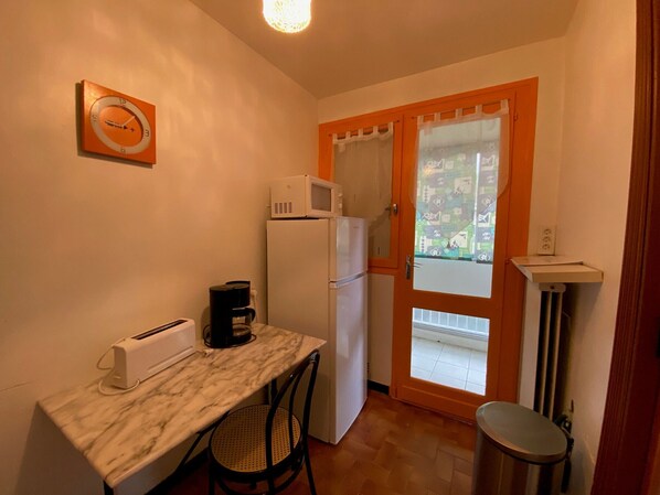 Kühlschrank, Mikrowelle