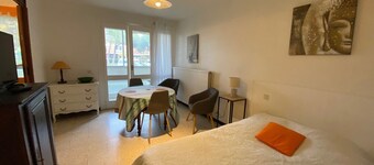 T1 Apartment in Balaruc, pets allowed, private parking