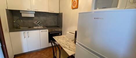 Frigorífico y microondas