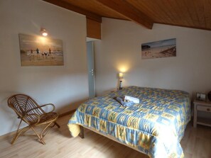 2 bedrooms, travel cot, WiFi