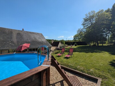 House with private pool and jacuzzi in Rouvres-les-Bois