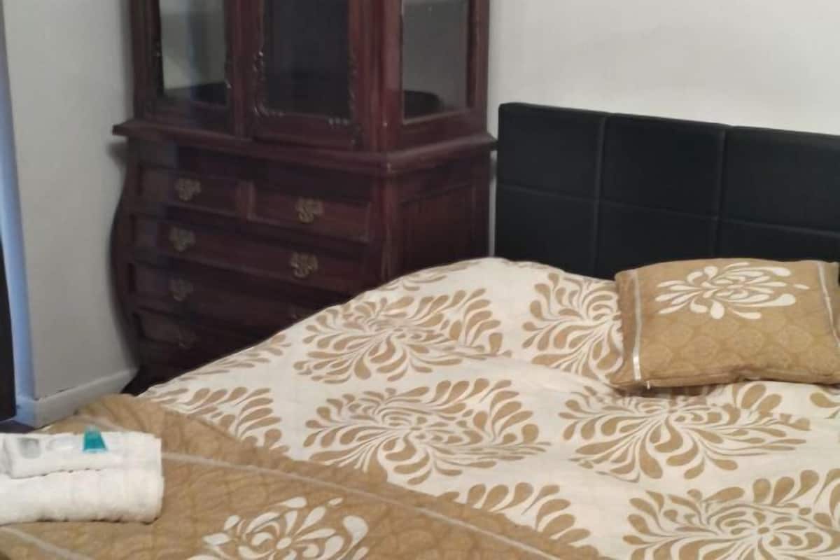 Desk, iron/ironing board, free WiFi, bed sheets