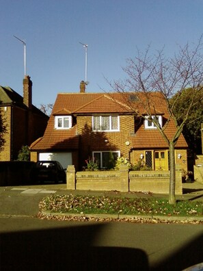 Exterior - Guest House Ellipse - Whetstone (London)