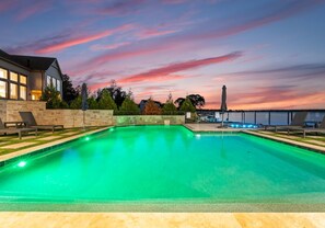 A heated pool - Circle Hollow w/Heated Pool (Denver)