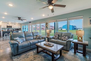 Smart TV - Pet friendly 3bd 2ba Condo in Port Aransas (Port Aransas)