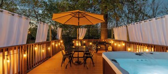 The Luxe/Hot Tub/Playground/12 Min to Horse Park