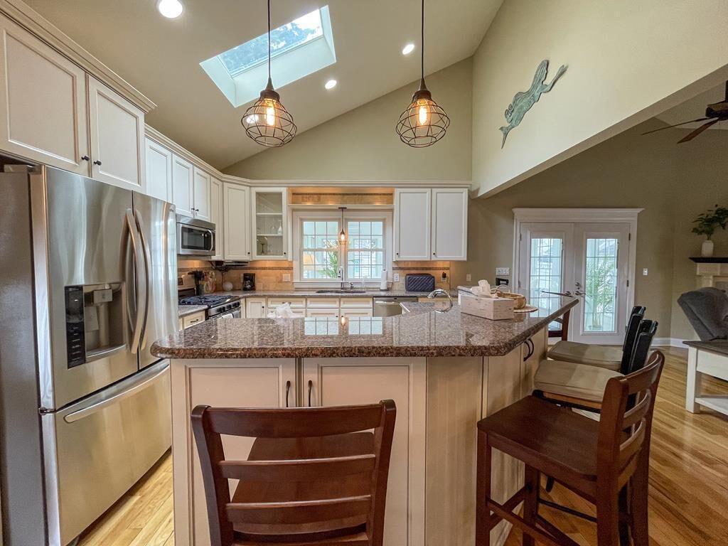 ثلاجة، ميكروويف، فرن، موقد طهي مسطح