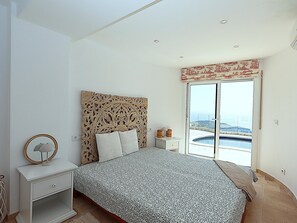 4 bedrooms, free WiFi
