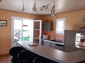 Micro-ondes, four, plaque de cuisson, lave-vaisselle