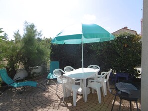 Outdoor dining - Charming cottage near beach - Pets allowed (Barbâtre)