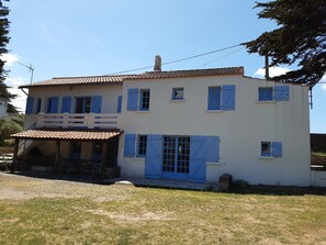 Exterior - Spacious house for 9, sea view, in Barbâtre (Barbâtre)