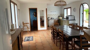 Dining - Spacious house for 9, sea view, in Barbâtre (Barbâtre)