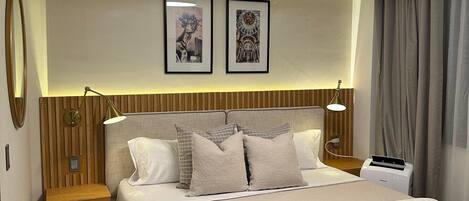 2 bedrooms, iron/ironing board, internet, bed sheets