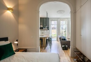 1 chambre, coffres-forts dans les chambres, fer et planche à repasser