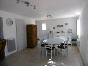 Dining - House for 8, Near Beach and Shops, Noirmoutier (Noirmoutier-en-l'Île)