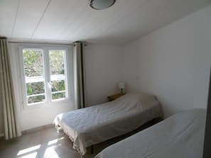 4 bedrooms