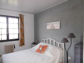 3 bedrooms - Single-storey house with shaded garden, pets allowed, near sea and forest - 6 people (La Guérinière)