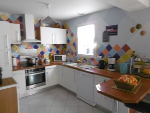 Microwave, oven, stovetop, dishwasher - La Guérinière: House 5 pers, garden, pets allowed (La Guérinière)