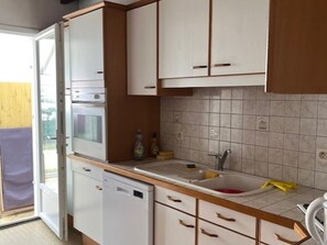 Kühlschrank, Ofen, Herdplatte, Geschirrspüler