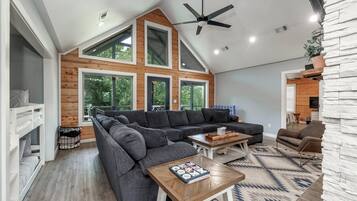 Televisor intel·ligent i llar de foc