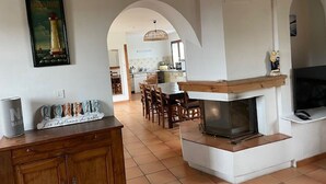 Interior - House for 6 people, near beach, garden & terrace, WiFi, Noirmoutier (Barbâtre)