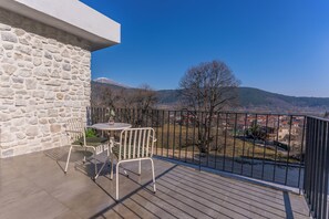 Deluxe Double Room, Lake View | Terrace/patio - Bade Gölcük (Odemis)