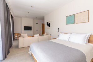 Deluxe Triple Room, Lake View