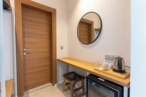 Deluxe Triple Room, Lake View | In-room safe, desk, blackout drapes, free WiFi