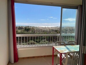 Interior - APT 2 ROOMS 52m2 with LOGGIA 7m2 REF 4032 (MARSEILLAN PLAGE)