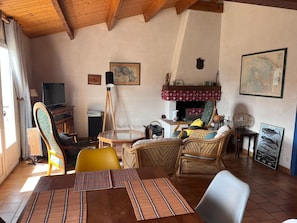 TV