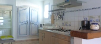 House in Barbâtre, direct beach access, pets allowed