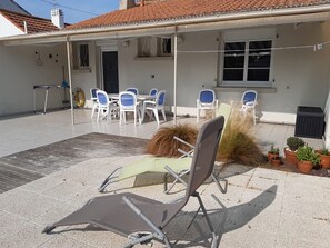 Outdoor dining - House in Noirmoutier Island for 6 people, near beach and enclosed garden (Barbâtre)