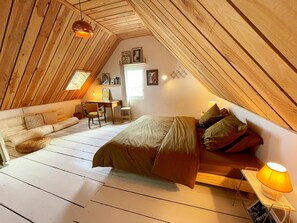 3 bedrooms, free WiFi - Charming 19th-century house in Candes-St-Martin with garden (Candes-Saint-Martin)