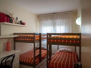 3 室のベッドルーム、ベッドシーツ