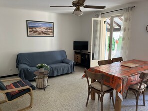 TV - Comfortable villa near sea for 6 people, private garden (Argelès-sur-Mer)