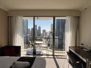 Ferros/tábuas de passar roupa, Wi-Fi, roupa de cama