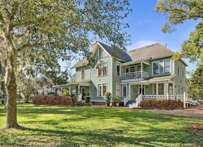 �المنشأة من الخارج