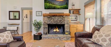 Smart-TV, Kamin, Tischfußball